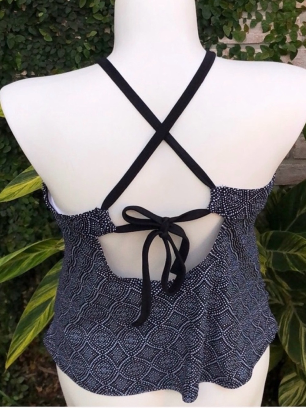 Kona Sol Keyhole Halter Tankini Swimsuit‎ Top Size 18W in Black & White VGUC - Picture 4 of 7